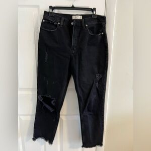 Never Worn Abercrombie and Fitch “Mom High Rise” jeans size 30 regular